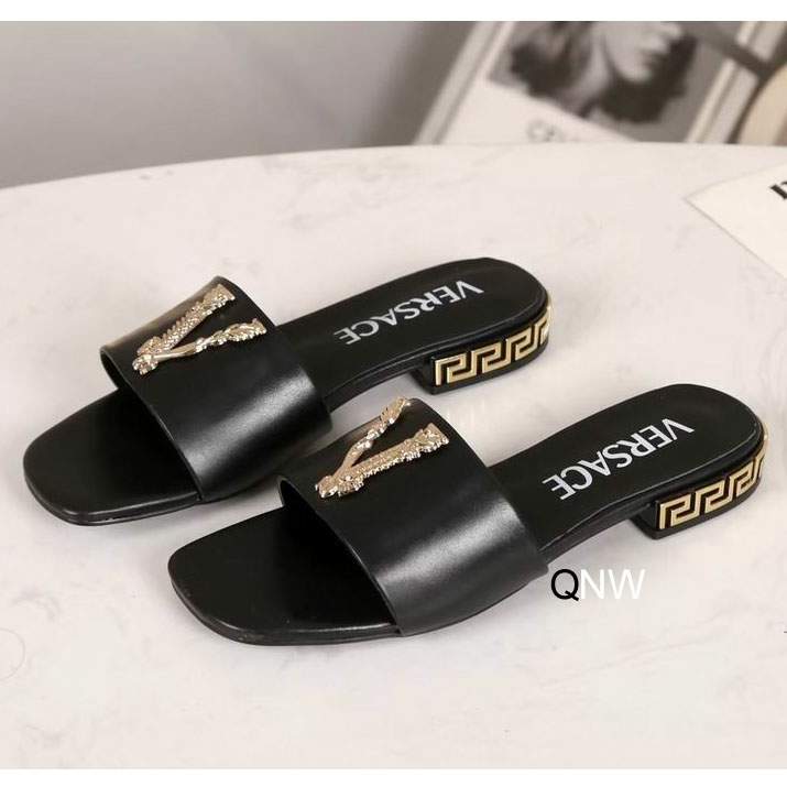Picture of Versace Slippers _SKUVersacecoloursz35-40NW030154